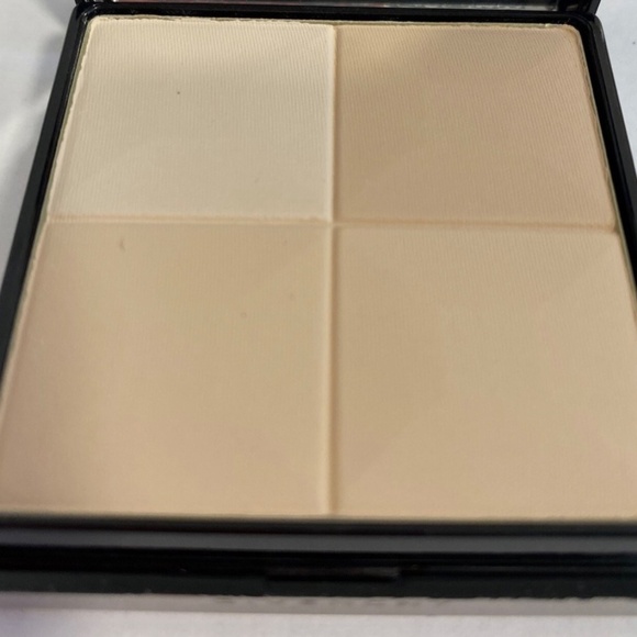 Givenchy Prisme Foundation (Shaping Powder Makeup) 35oz/10g - Picture 6 of 6